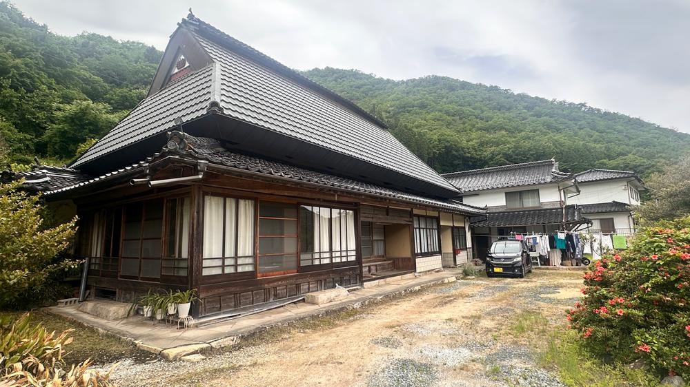 7DK house in Takahashi, Okayama - Photo 1