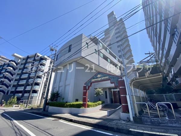3LDK Apartment with Great Views in Fujisawa - Photo 1