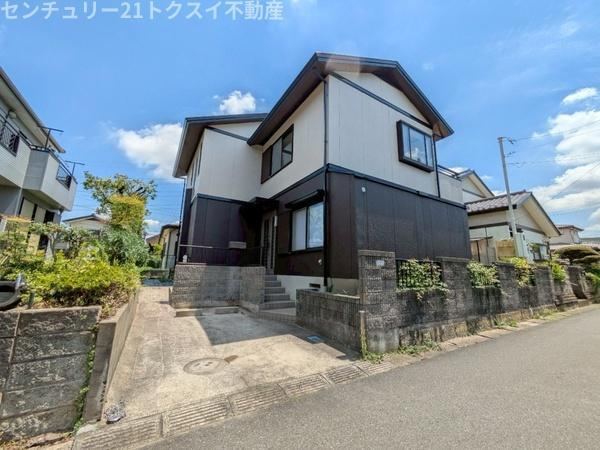 Bright 4LDK Home with Skylights in Sachigaoka - Photo 1