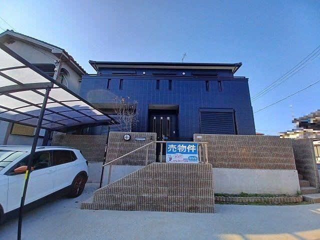 Renovated 4LDK Home in Takasago - Photo 1