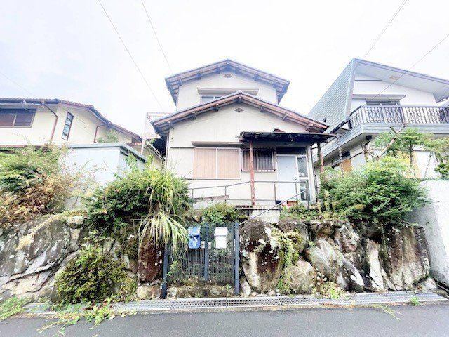 Spacious 5DK House in Jiyugaoka - Photo 1