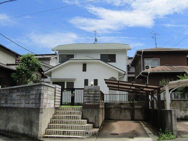 Charming 3LDK Home in a Green Residential Area - Photo 1