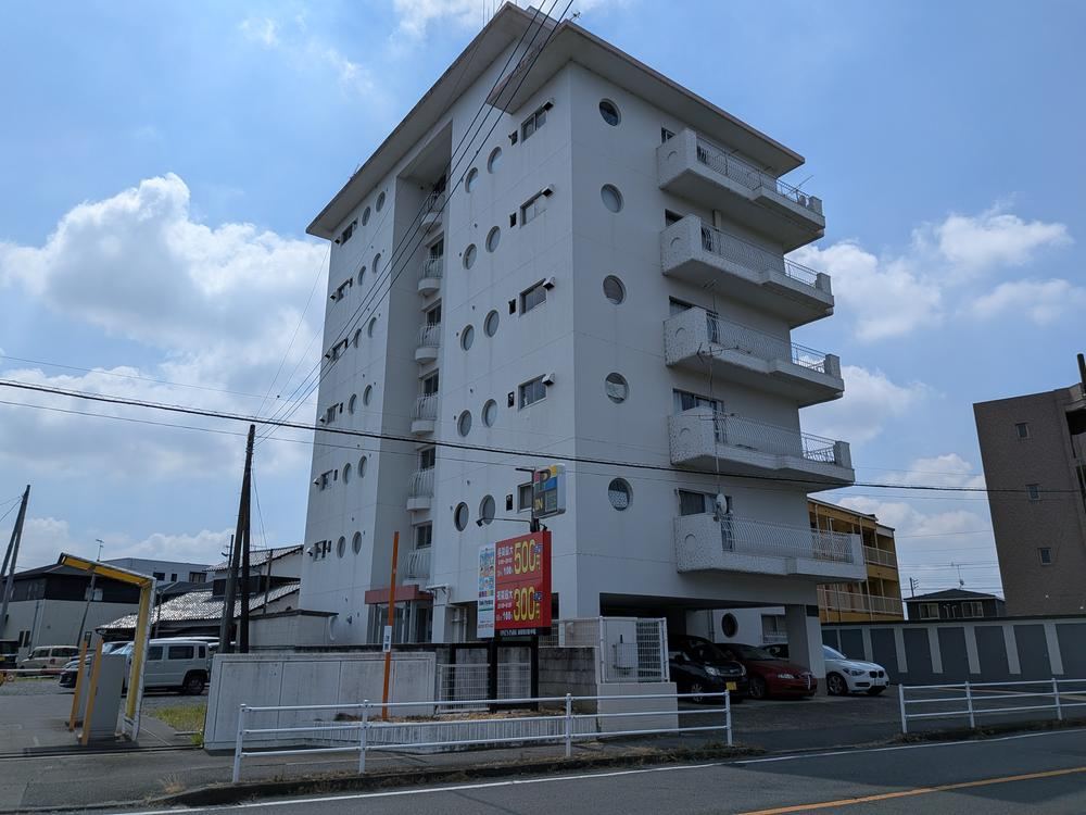Top Floor 2LDK with Roof Balcony in Mito - Photo 1