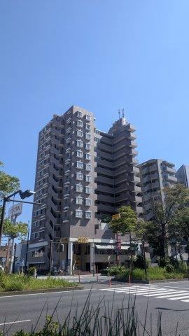 Bright 3LDK Apartment with Great Views in Kawasaki - Photo 1