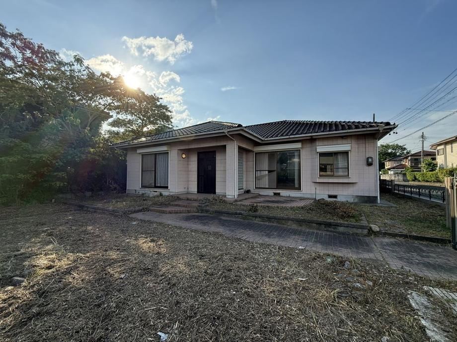 Spacious 3LDK Bungalow in Anou Town - Photo 1