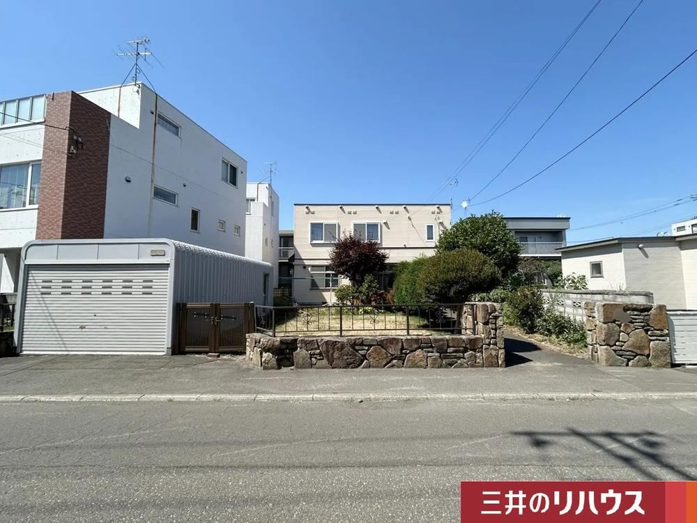 325 m² land in Higashi Ward, Sapporo, Hokkaido - Photo 1