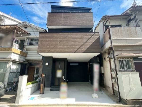 4LDK house in Yao, Osaka - Photo 1