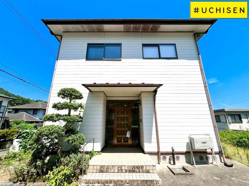 Budget-Friendly 5DK Home Near Schools - Photo 1