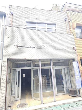 3-Story 6DK House in Mishima