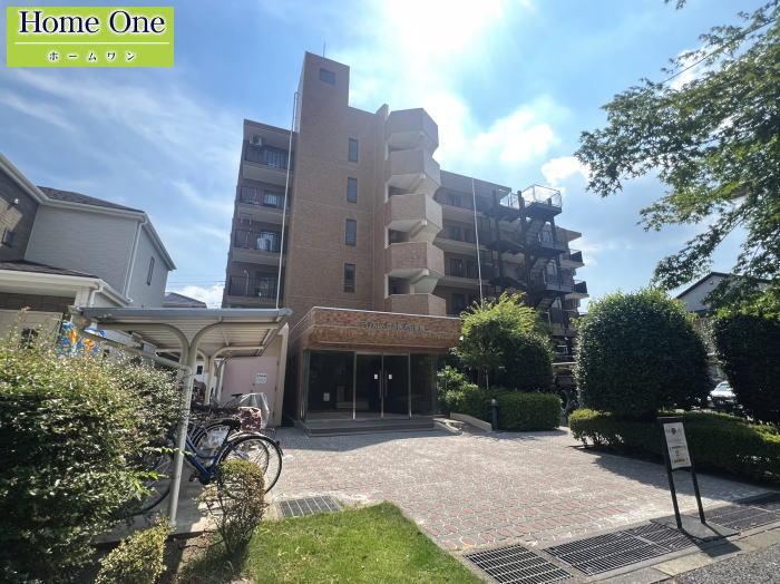 Spacious 3LDK Apartment in Shimotsuke - Photo 1