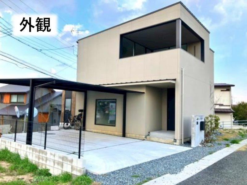 High-End 3LDK Home with Carport and Sauna - Photo 1