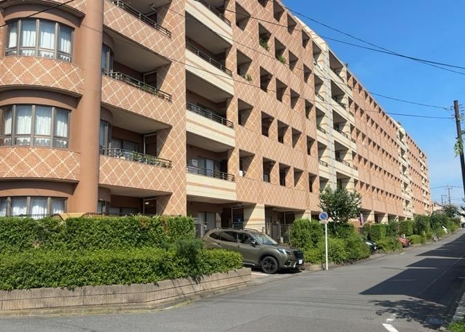 Modern 4LDK Apartment in Hoshigaoka - Photo 1
