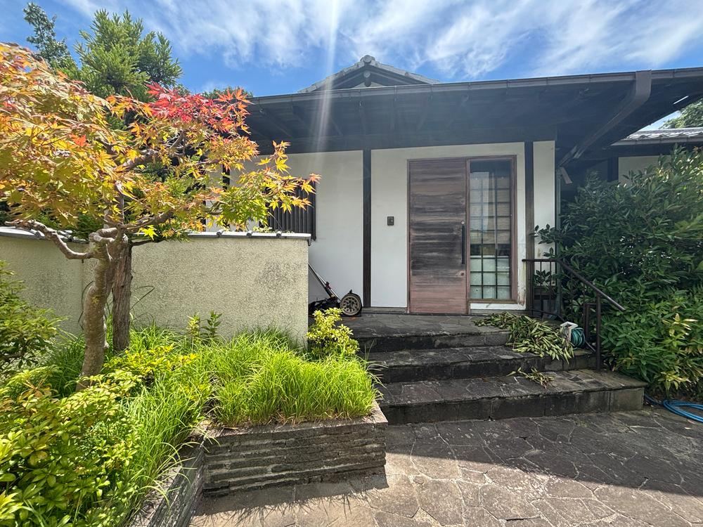 Charming Home Surrounded by Nature in Kamakura - Photo 1