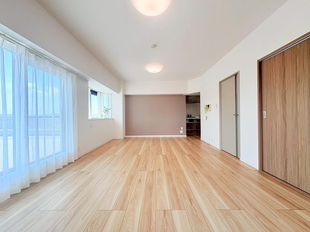 Renovated 4LDK Apartment in Negishi - Photo 1