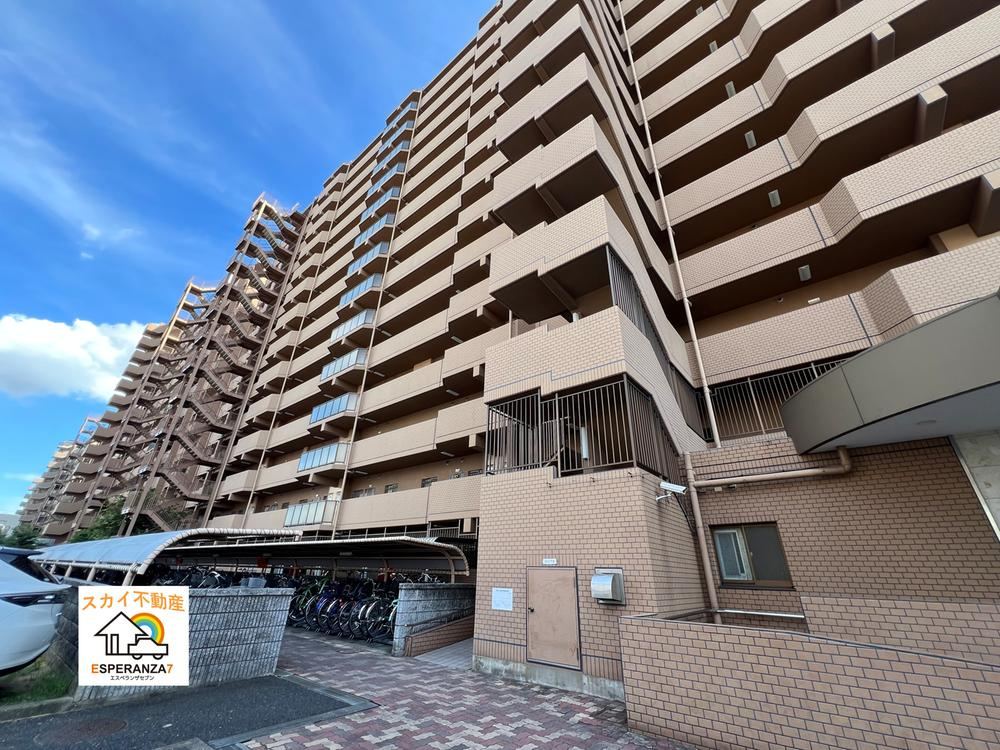 4LDK apartment in Minato Ward, Nagoya, Aichi - Photo 1