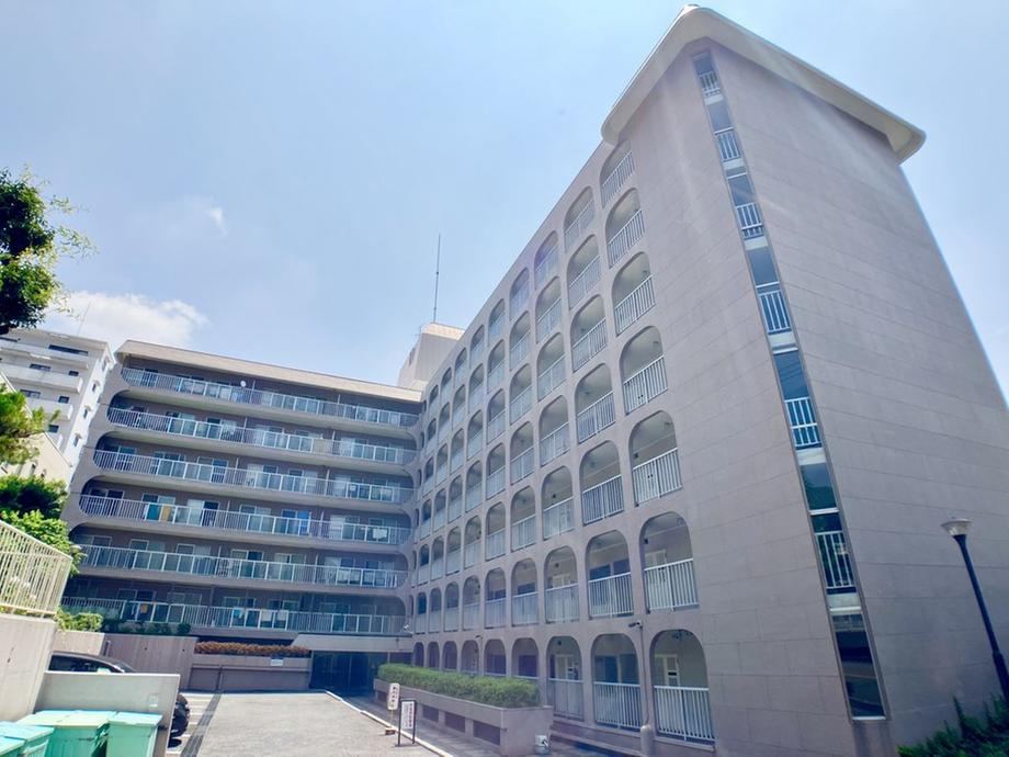 3LDK apartment in Chuo Ward, Kobe, Hyogo - Photo 1