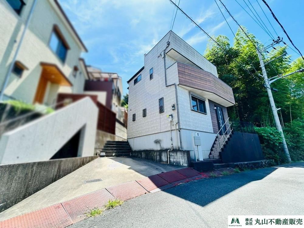 Stylish 3LDK House with Rooftop Terrace in Ikoma - Photo 1