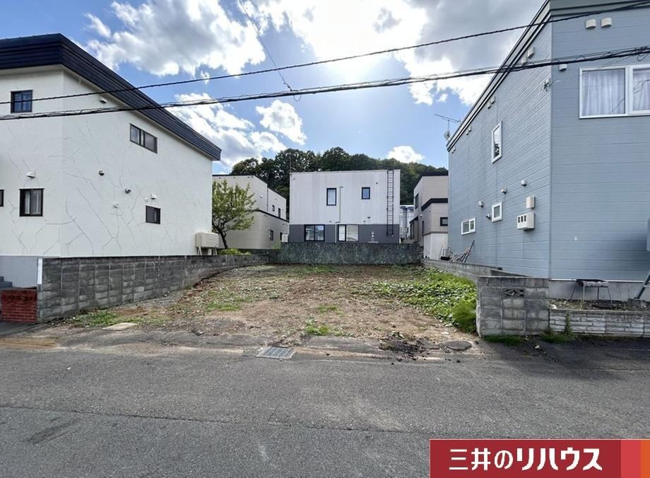 Land for Sale in Nishi-no Hachijo, Sapporo - Photo 1
