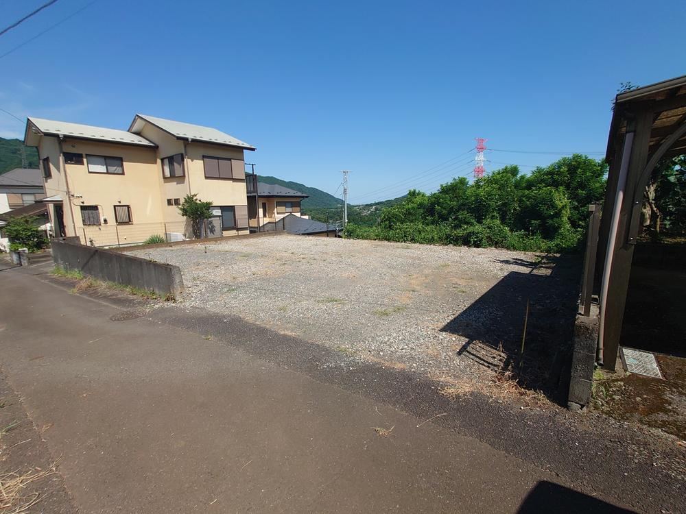 Spacious Land Ready for Immediate Transfer in Kanagawa - Photo 1