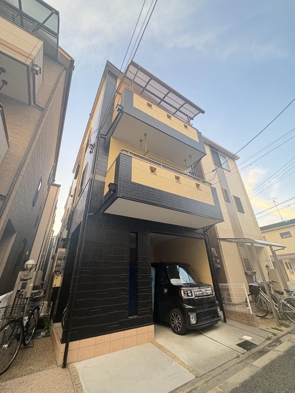 Renovation Opportunity in Minatsumori, Osaka - Photo 1