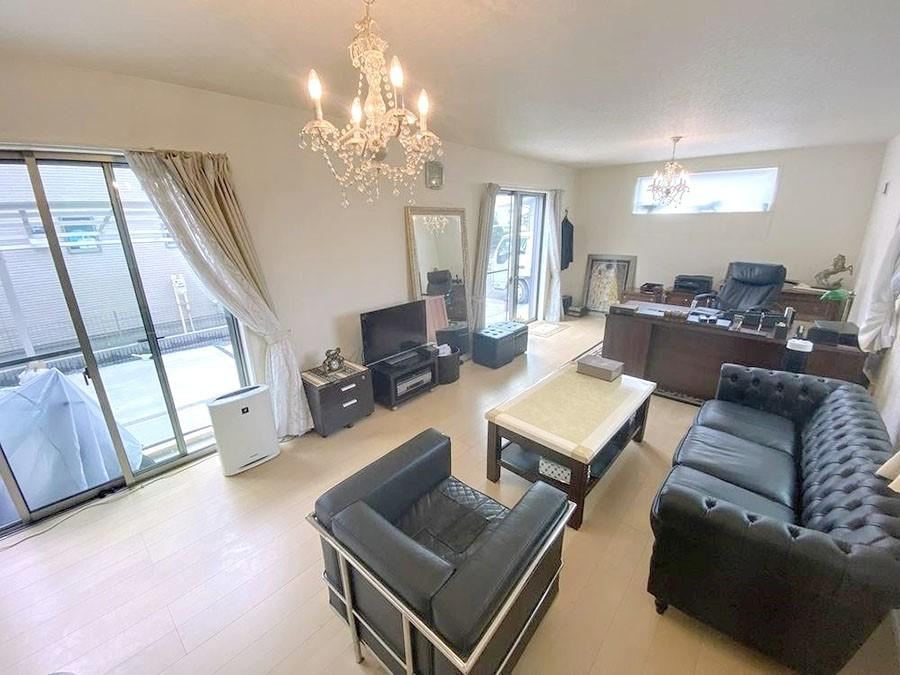 Modern Home with Easy Access in Abiko - Photo 1