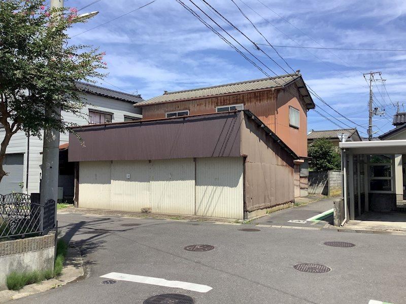 Spacious 13DK House in Matsuhama Honcho - Photo 1