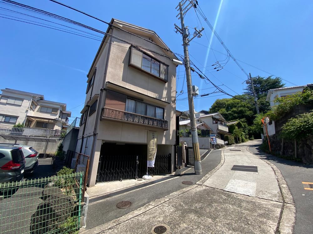 Corner Lot 4LDK Detached House in Kamishijicho - Photo 1