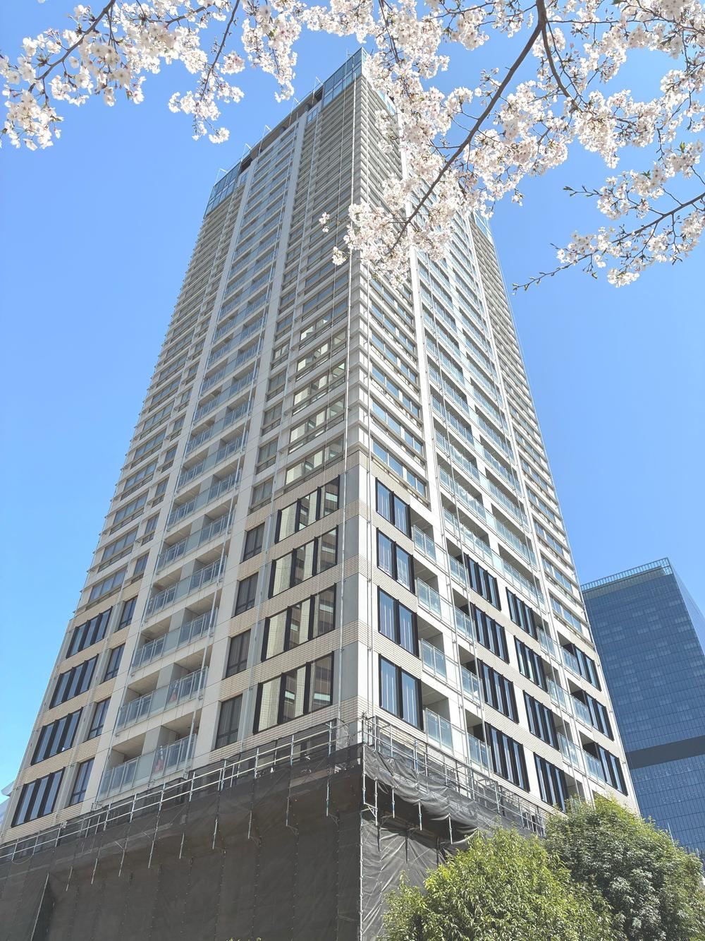 4LDK apartment in Minato Ward, Tokyo - Photo 1