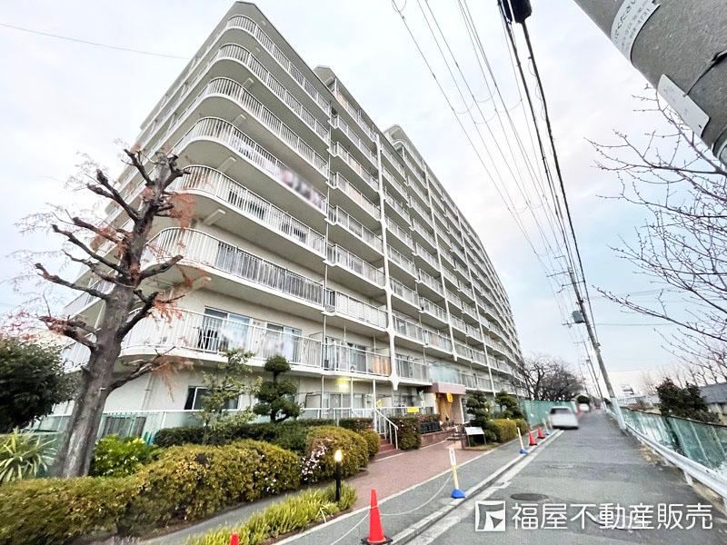 3LDK apartment in Neyagawa, Osaka - Photo 1