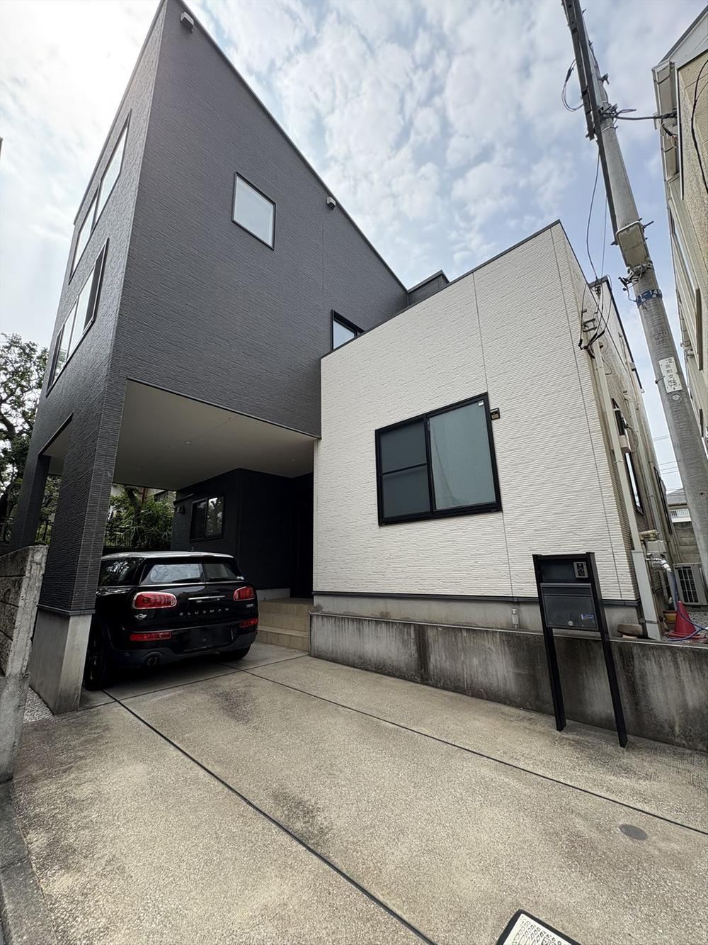 Spacious 4LDK+S House with High Ceilings in Yakumo - Photo 1