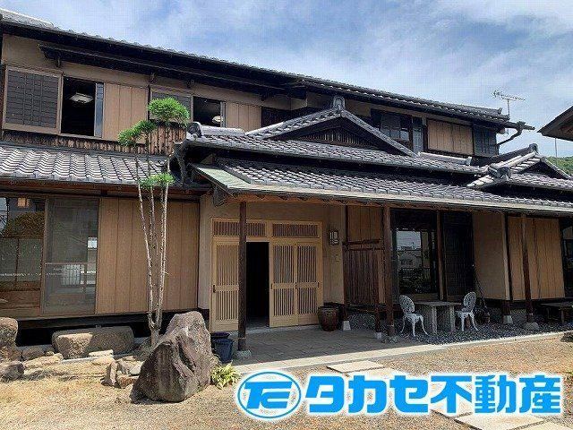 8LDK House Ideal for Large Families in Katsuhara - Photo 1