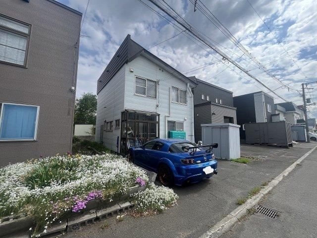 5LDK House in a Beautiful Neighborhood - Photo 1