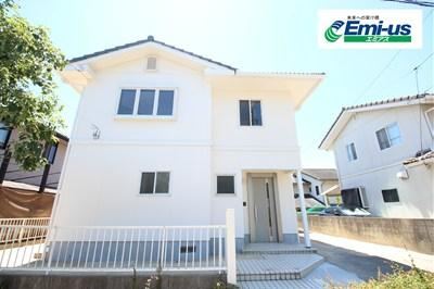 Renovated 4LDK Home with Modern Amenities in Hofu City - Photo 1