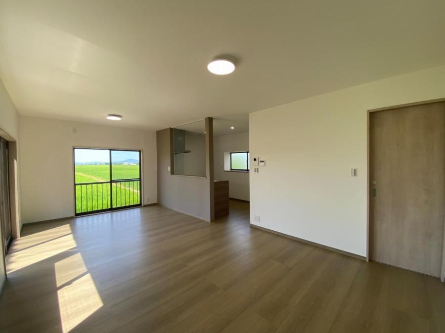 Home with Shutter Garage Near Route 8 in Niigata City - Photo 1