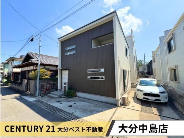 Bright 3LDK Home with Comfortable Living Space - Photo 1