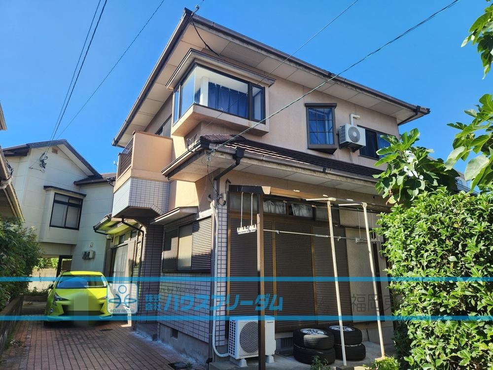 8LDK House with Ample Parking Near Kyusandaimae Station - Photo 1