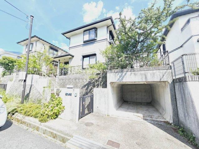 Renovated 5LDK House in Hanazaka - Photo 1