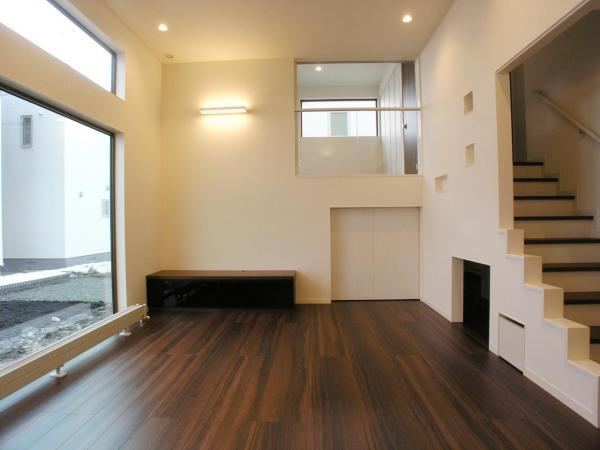 Stylish 4LDK Home with Storage in Obihiro - Photo 1