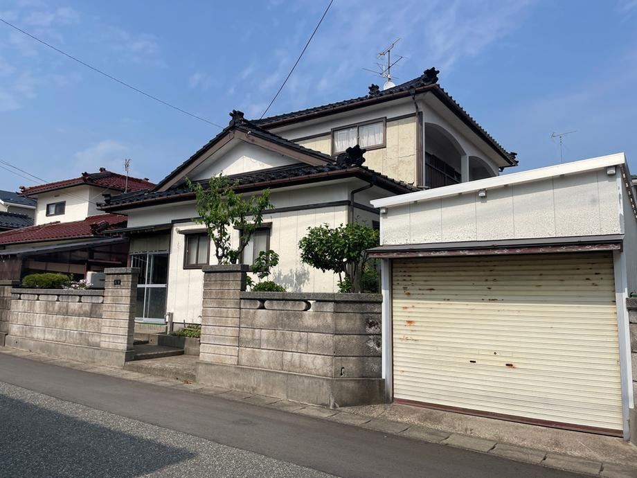 2-Story Home with Garage in Sakata's Quiet Neighborhood - Photo 1