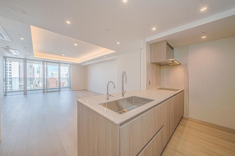 2LDK apartment in Minato Ward, Tokyo - Photo 1