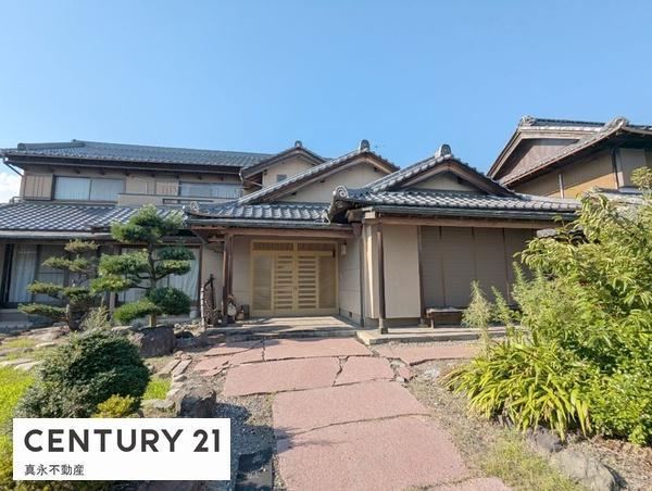 Spacious 6LDK House with Large Land in Ogaki - Photo 1