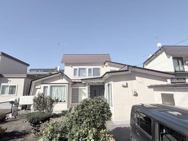 Conveniently Located 6LDK Detached House in Obihiro - Photo 1