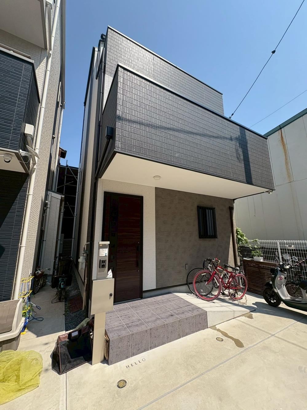 Newly Built 3LDK House in Nishinari, Osaka - Photo 1
