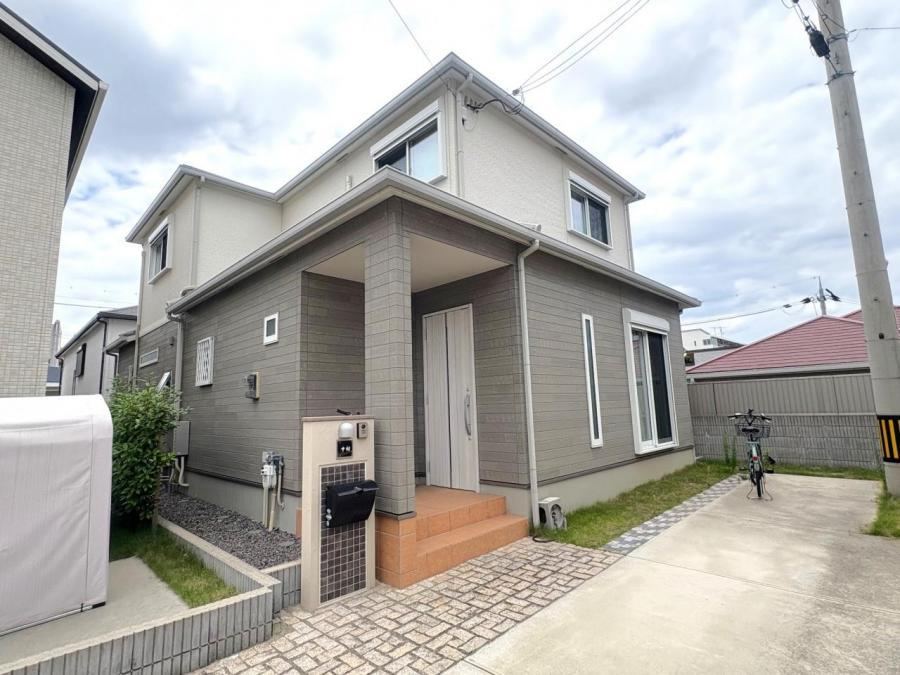Modern 5LDK House in Hirakata - Photo 1