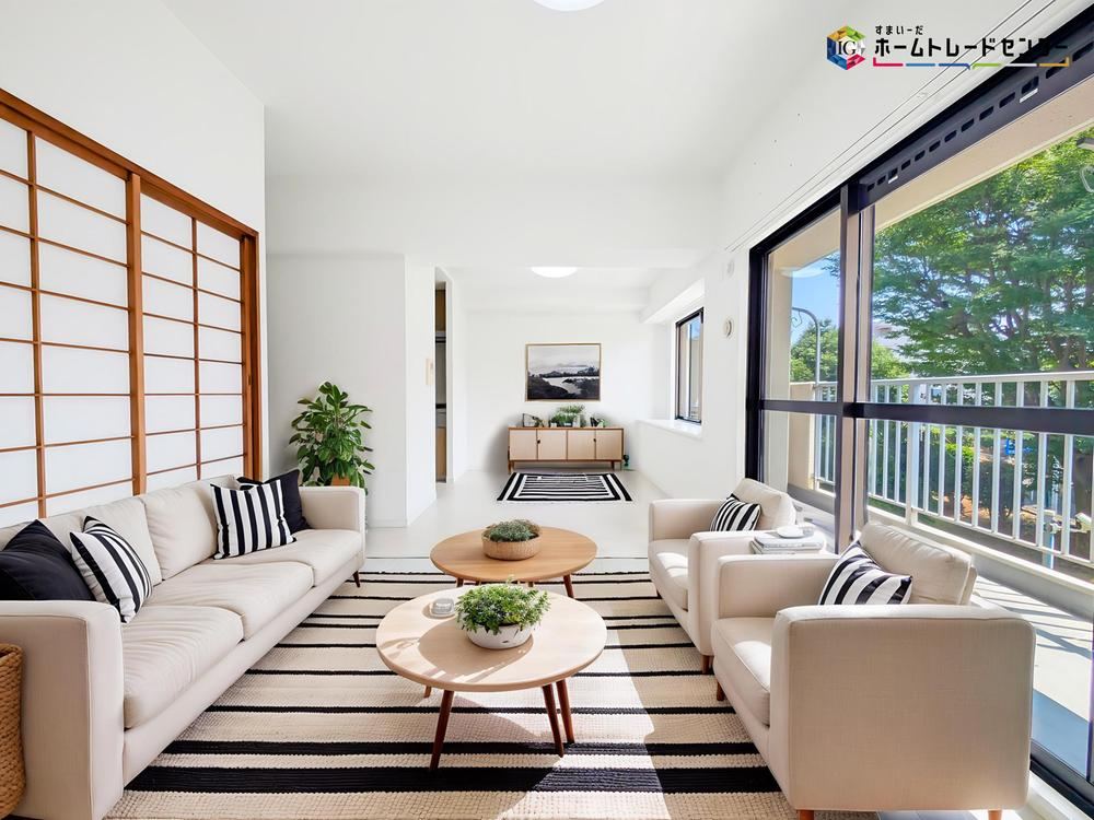 Spacious 3LDK Apartment with Trunk Room - Photo 1