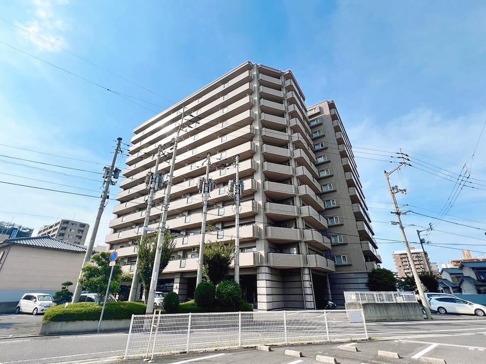 3LDK apartment in Takamatsu, Kagawa - Photo 1