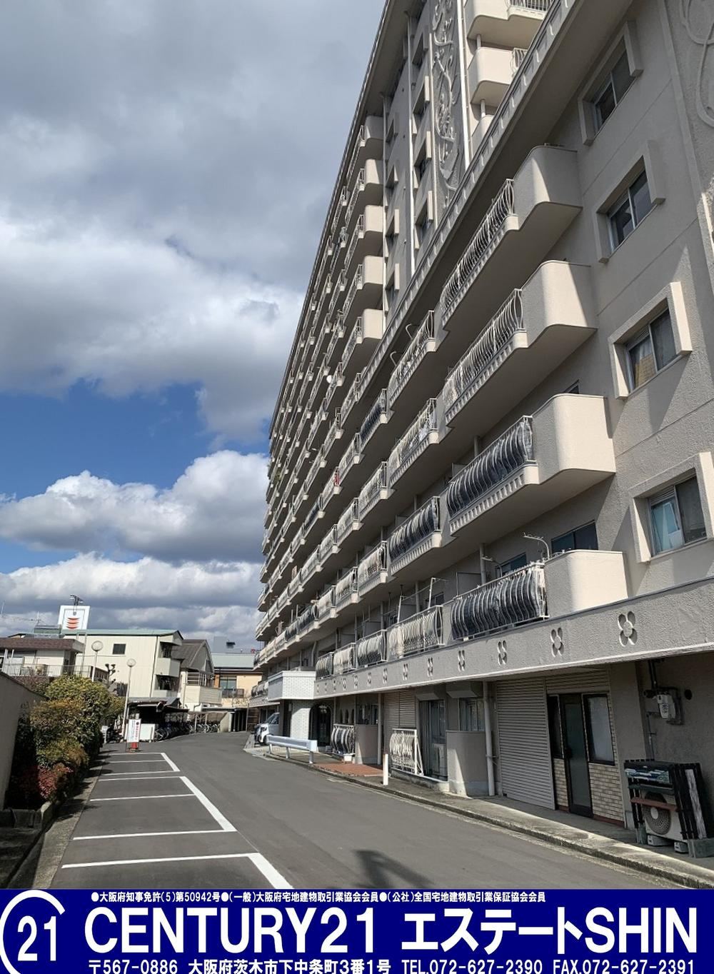 2LDK+S apartment in Ibaraki, Osaka - Photo 1