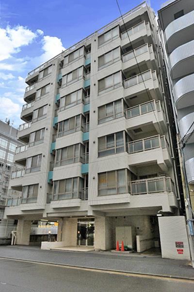 Bright 2LDK Apartment in Shin-Yokohama - Photo 1