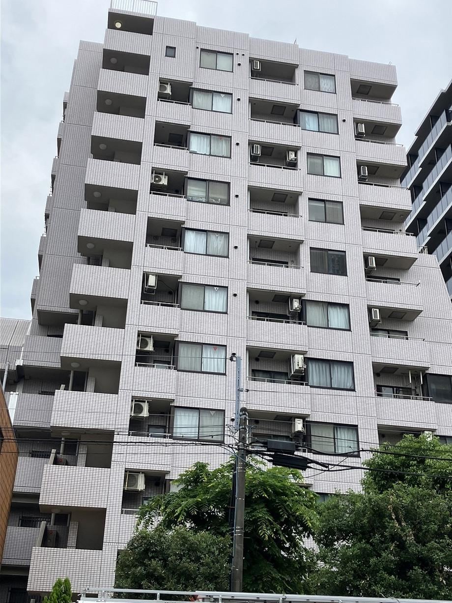 3LDK+S apartment in Shinjuku Ward, Tokyo - Photo 1