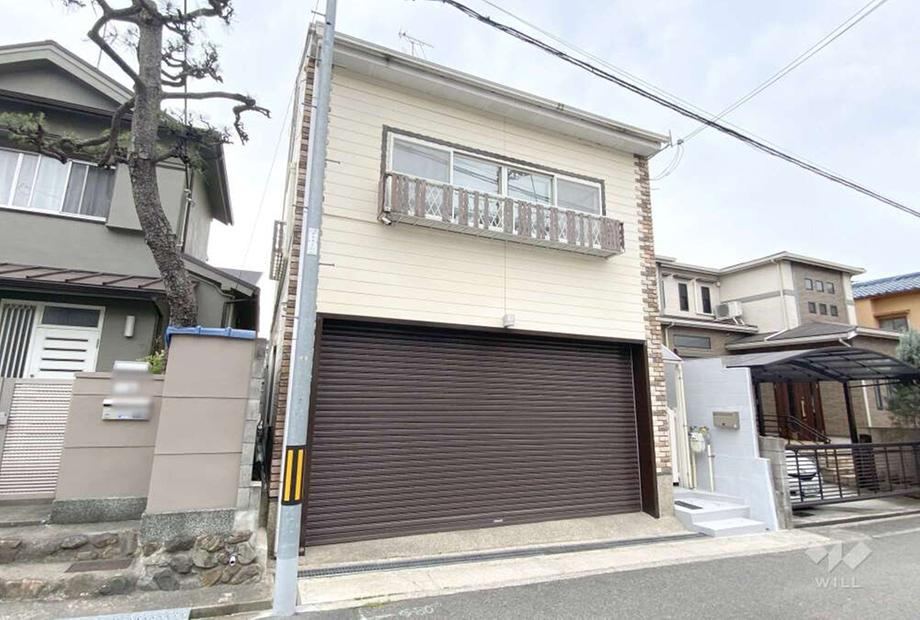 Stylish 3LDK+S House with Built-in Garage - Photo 1